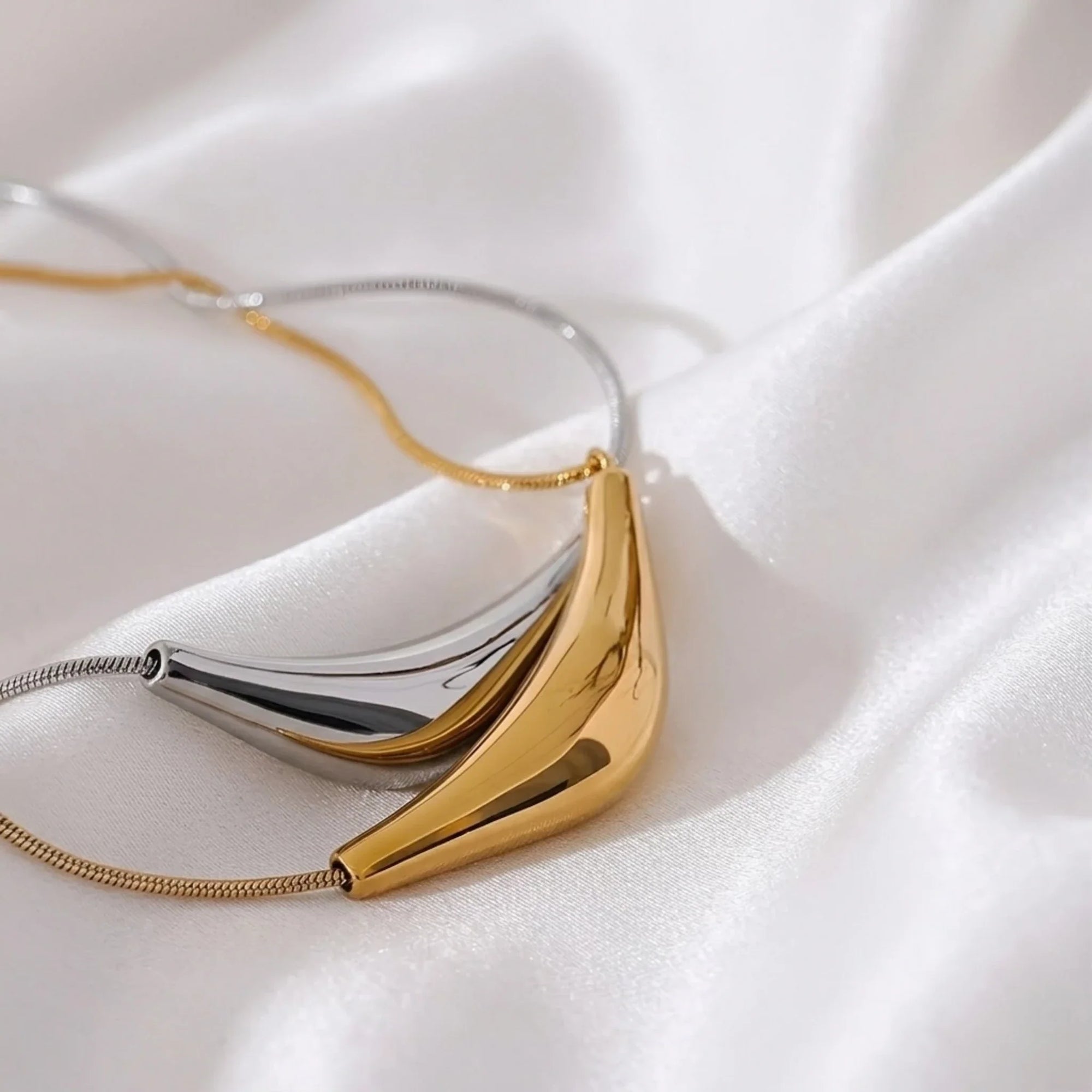 Stefi Choker