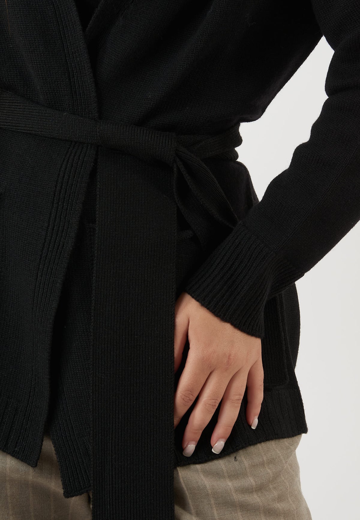 CARDIGAN IN LANA NERO CON CINTURA