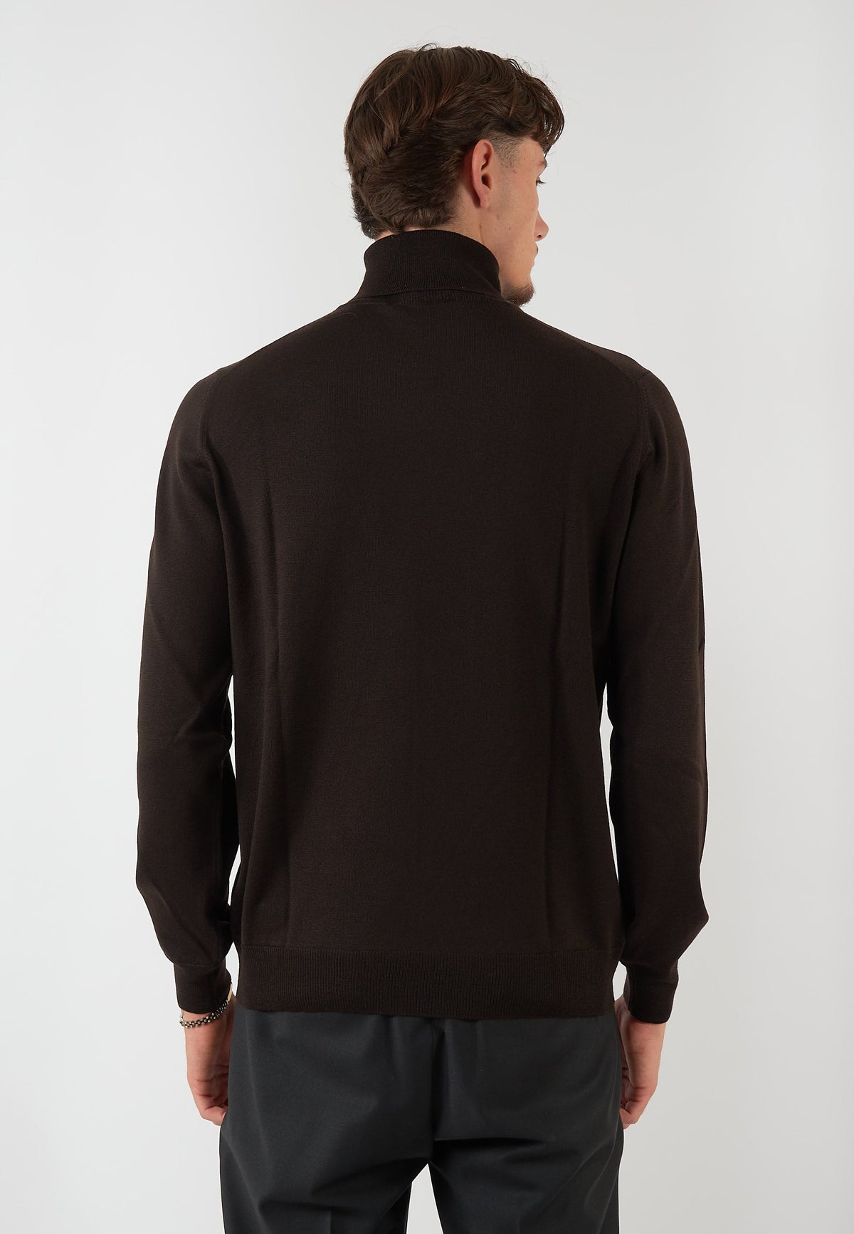 MAGLIA COLLO ALTO MARRONE