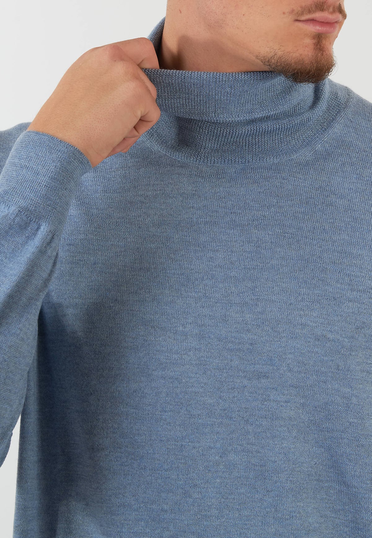 MAGLIA COLLO ALTO AZZURRO POLVERE