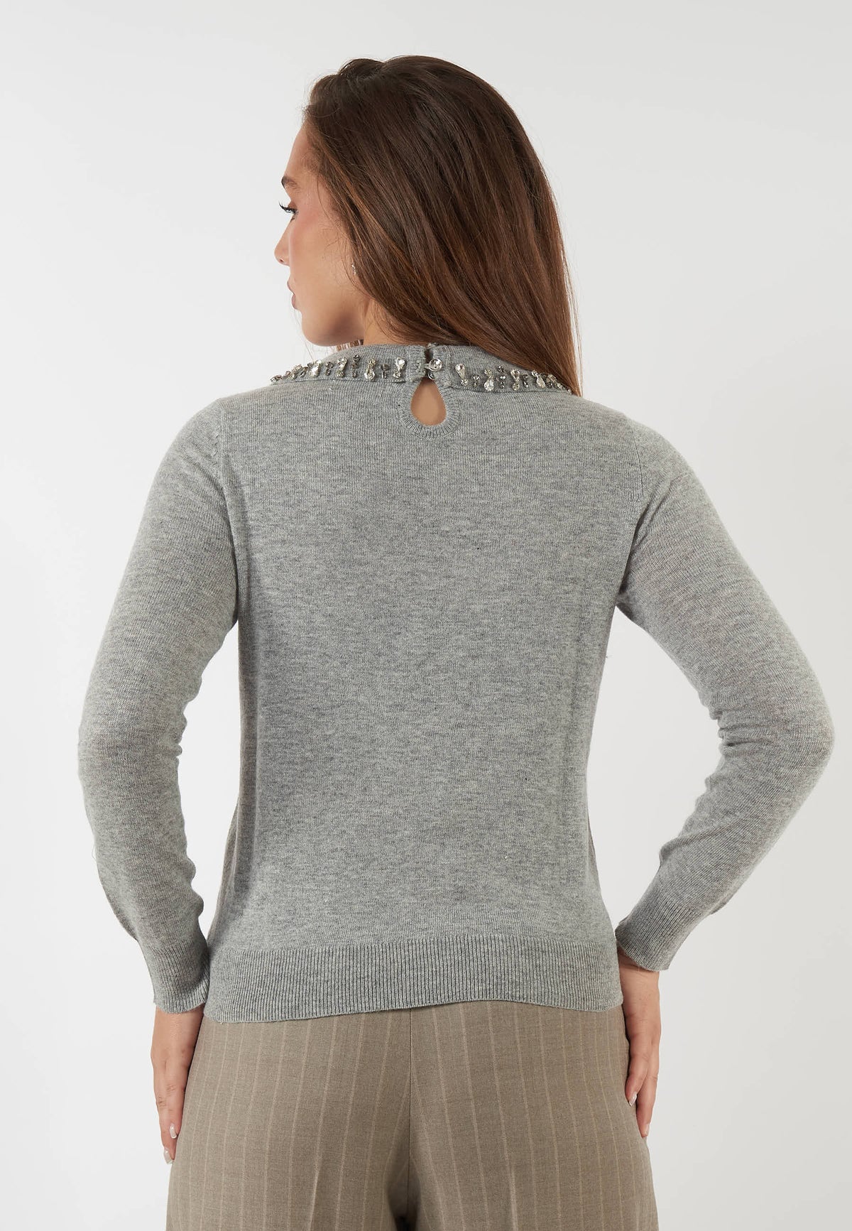 MAGLIA GRIGIA CON COLLETTO GIOIELLO
