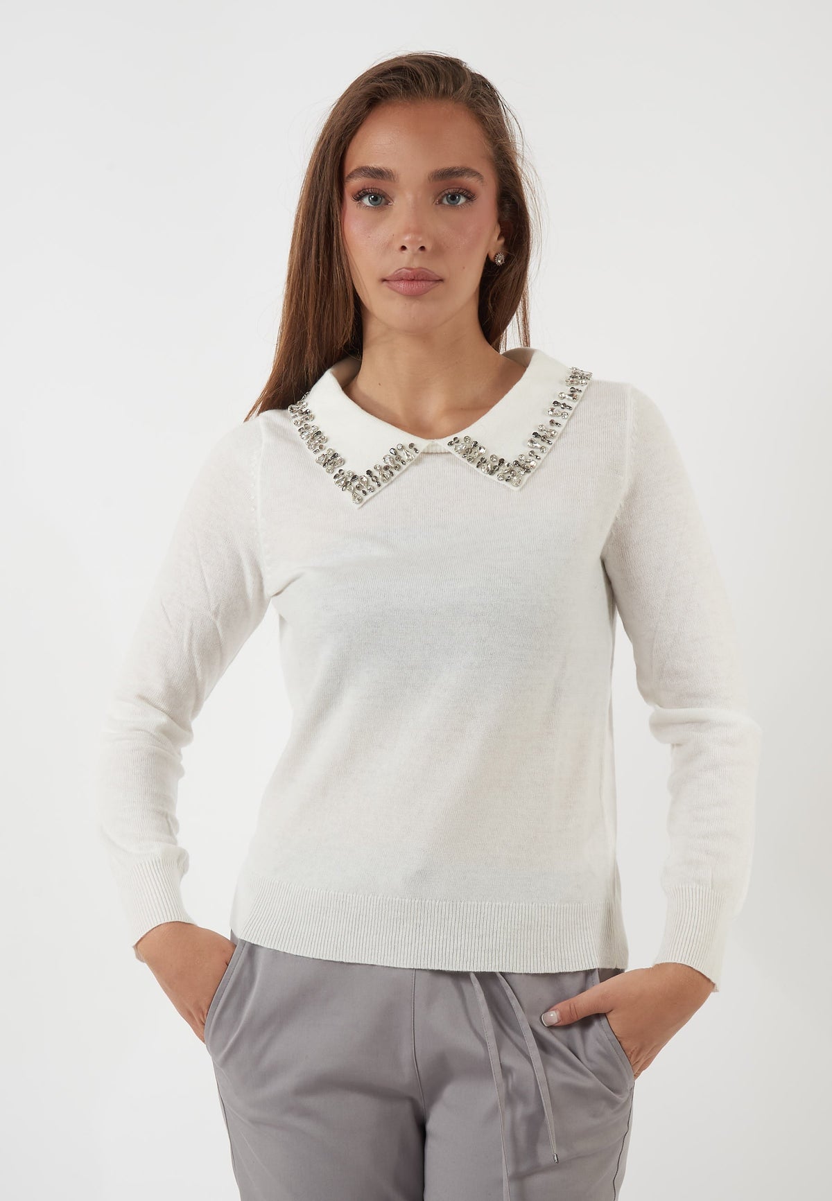 MAGLIA BIANCA CON COLLETTO GIOIELLO