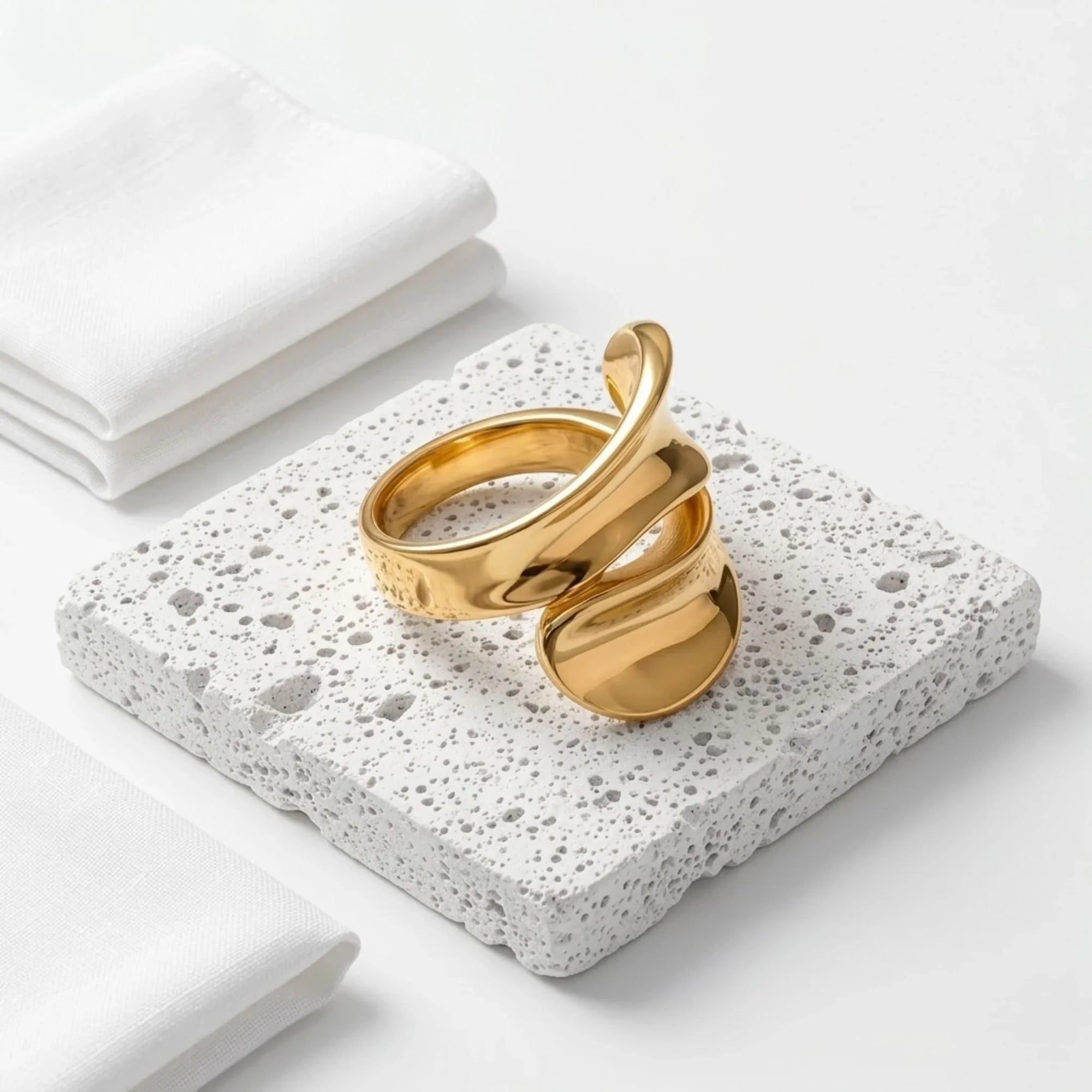 Vivian Ring