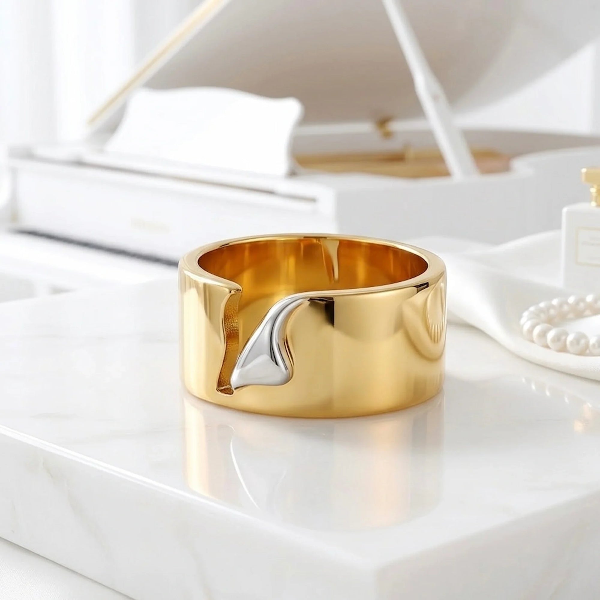 Charlotte Ring
