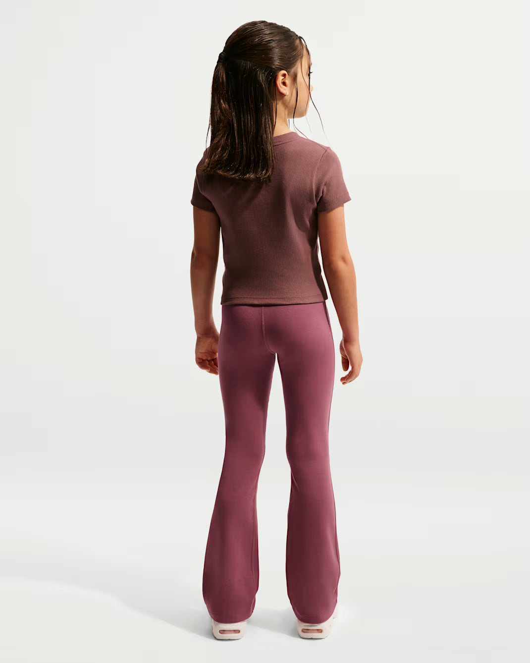 Nike pantalone sportivo da ragazza Sportswear Classic Leggings svasati a vita alta FZ5585-654 rosa