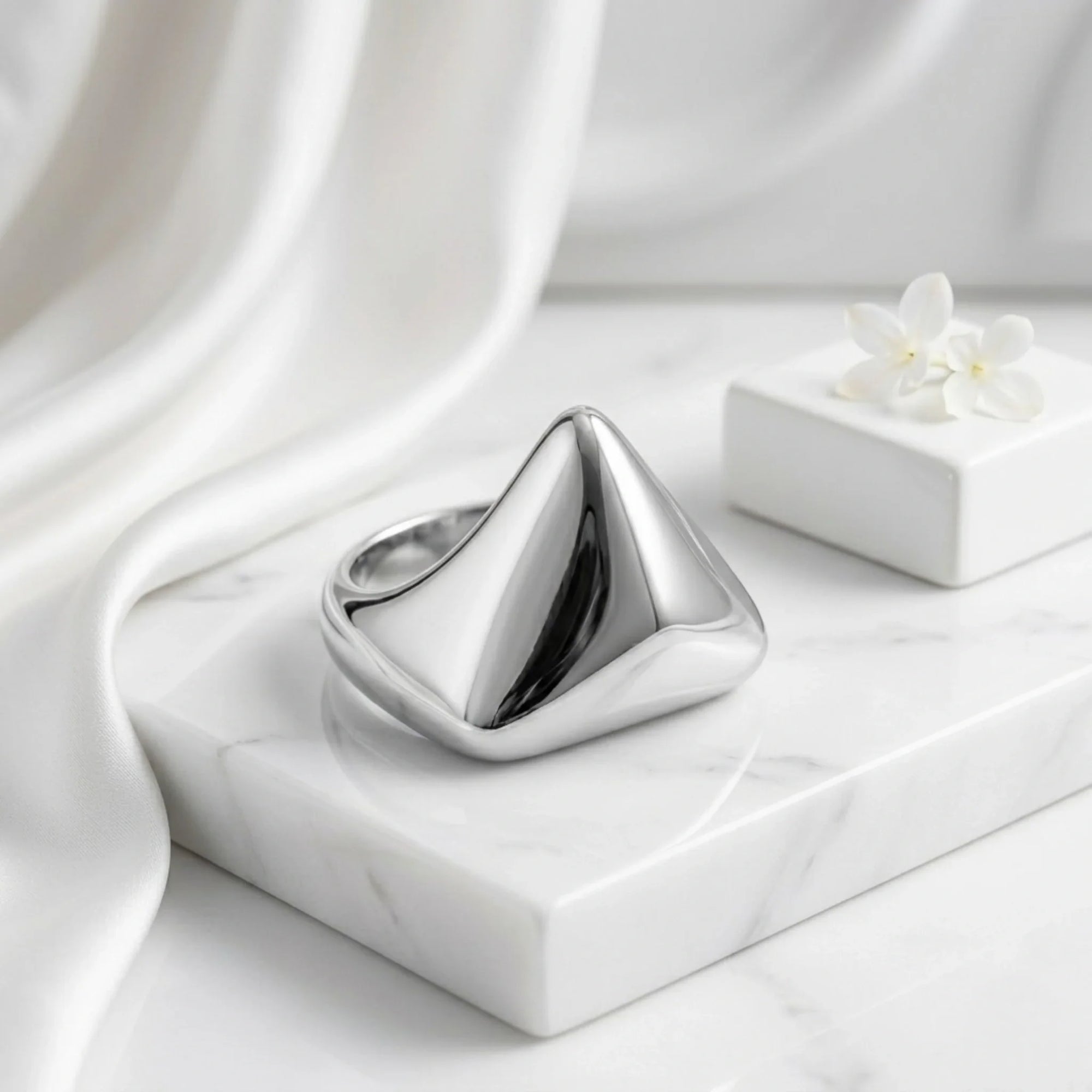 Renia Ring