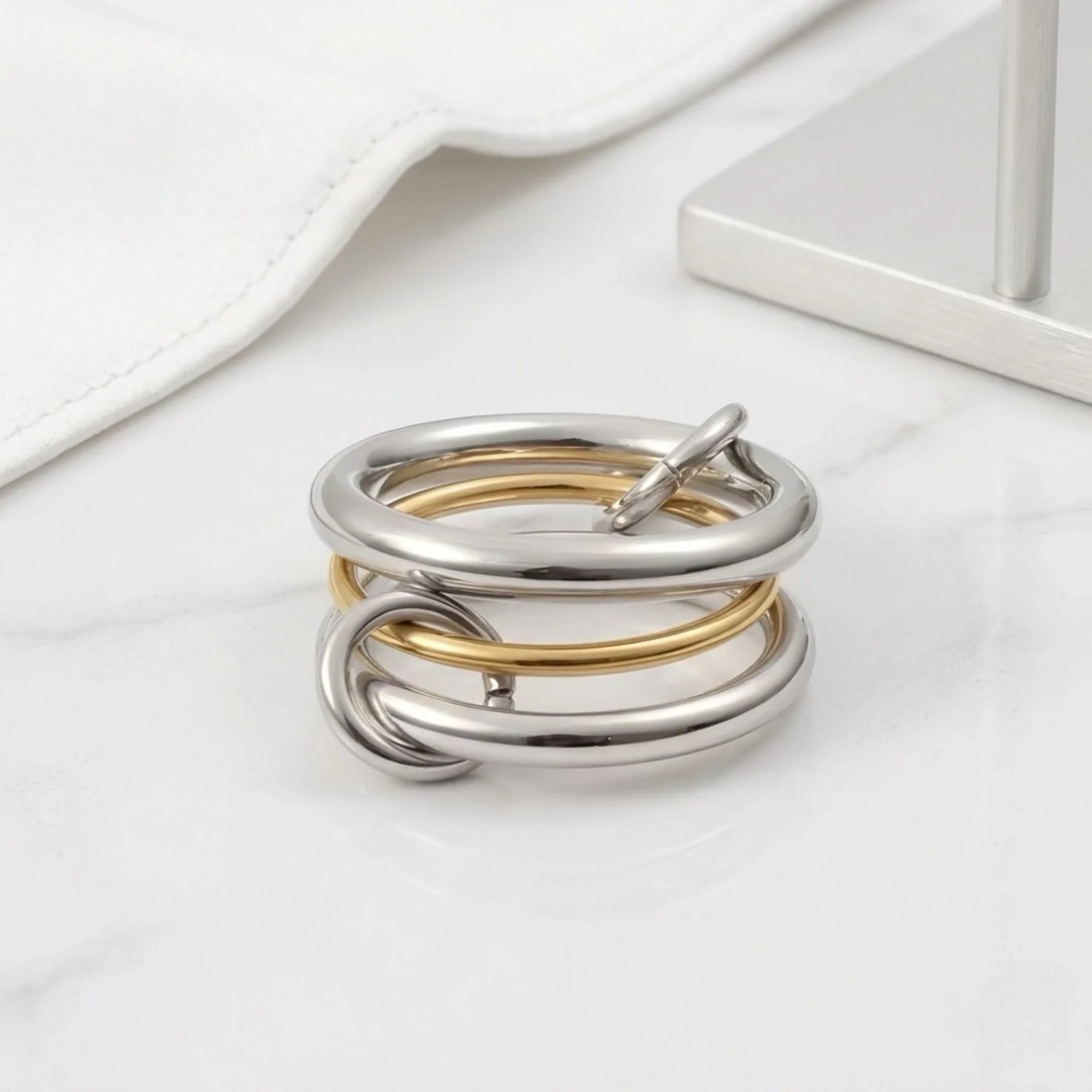 Octaviana Ring