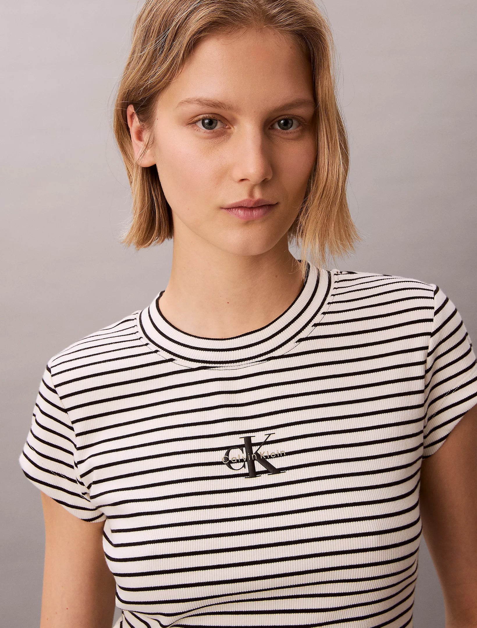 Calvin Klein T-Shirt Donna Costine Righe Slim Fit LV047F833G XDY Nero-Bianco PE26