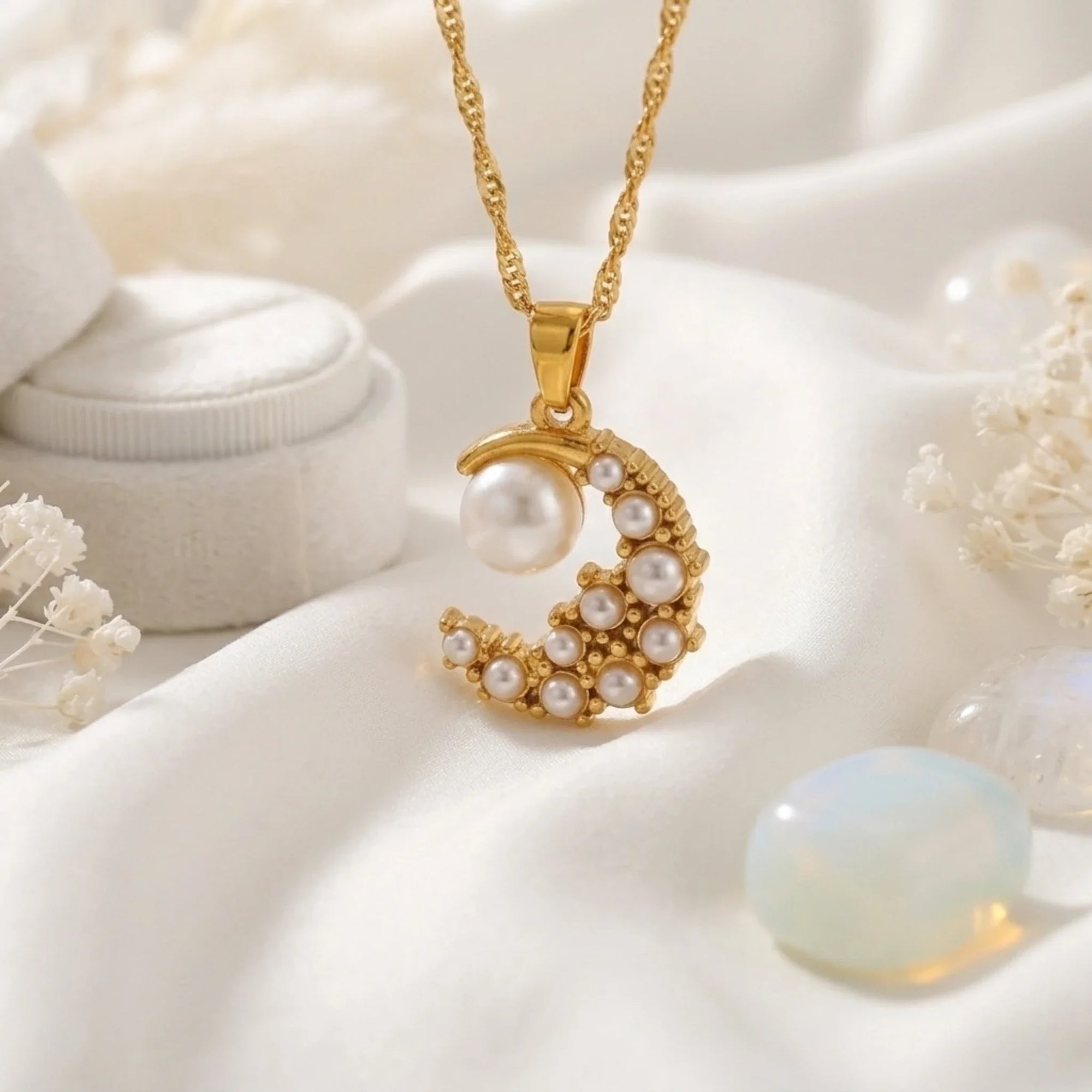 Luna Necklace