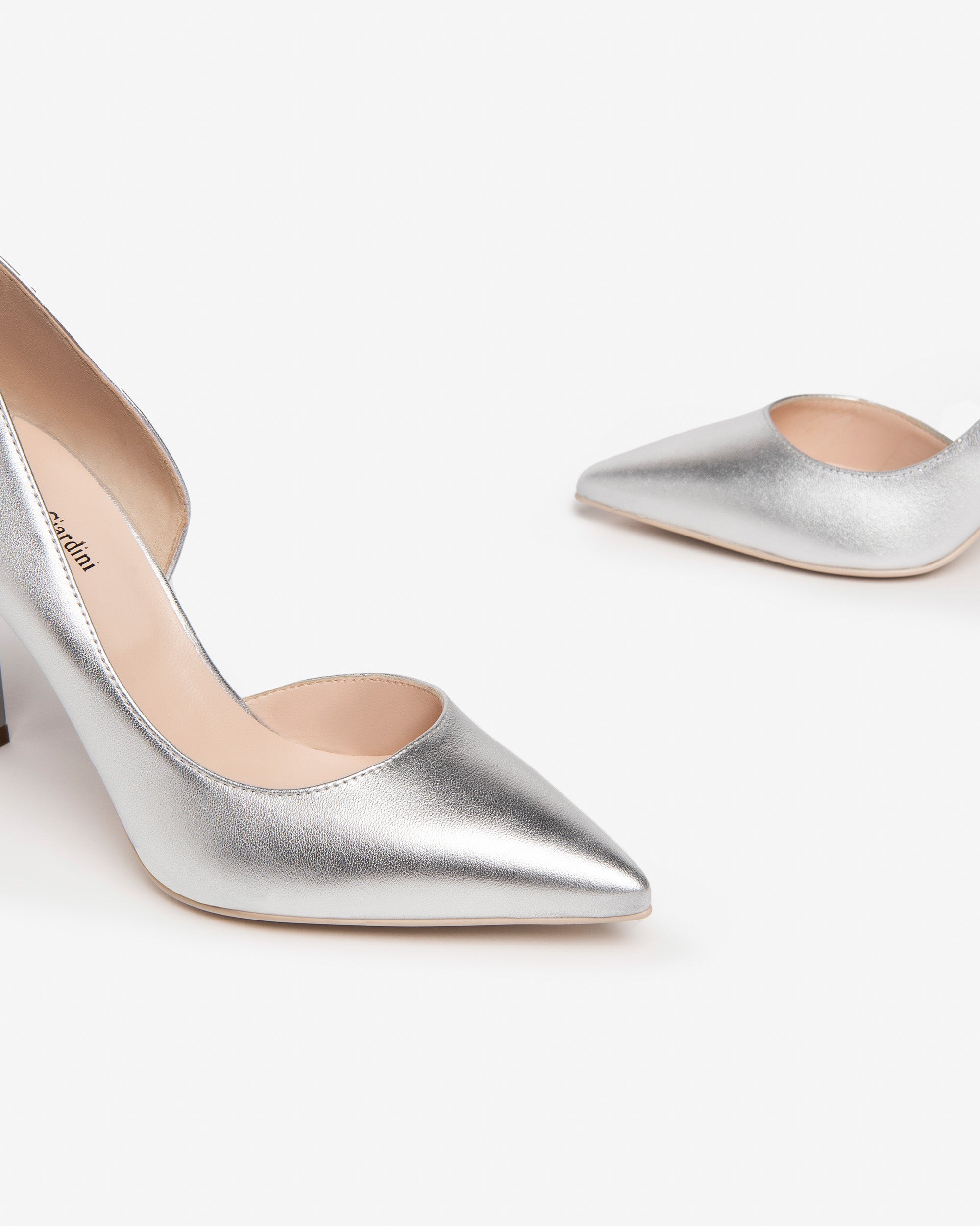 Dècollettè da donna in pelle Argento E318332DE_700