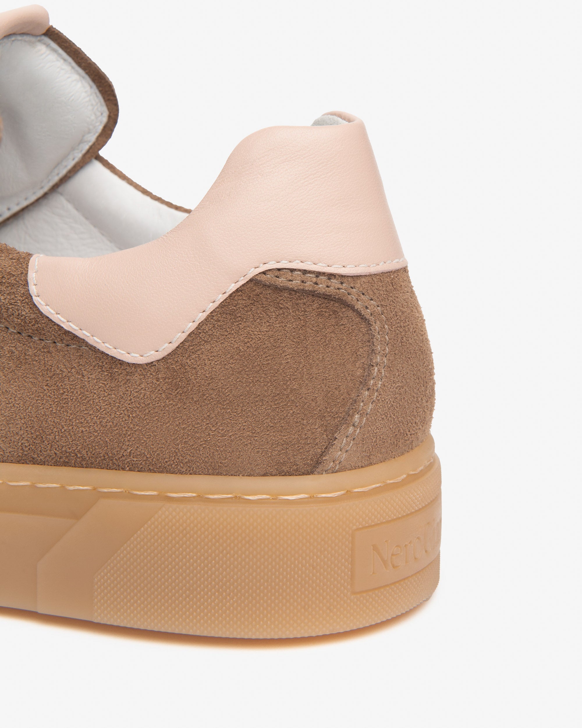 Sneakers da donna in pelle e camoscio  E613005D_442