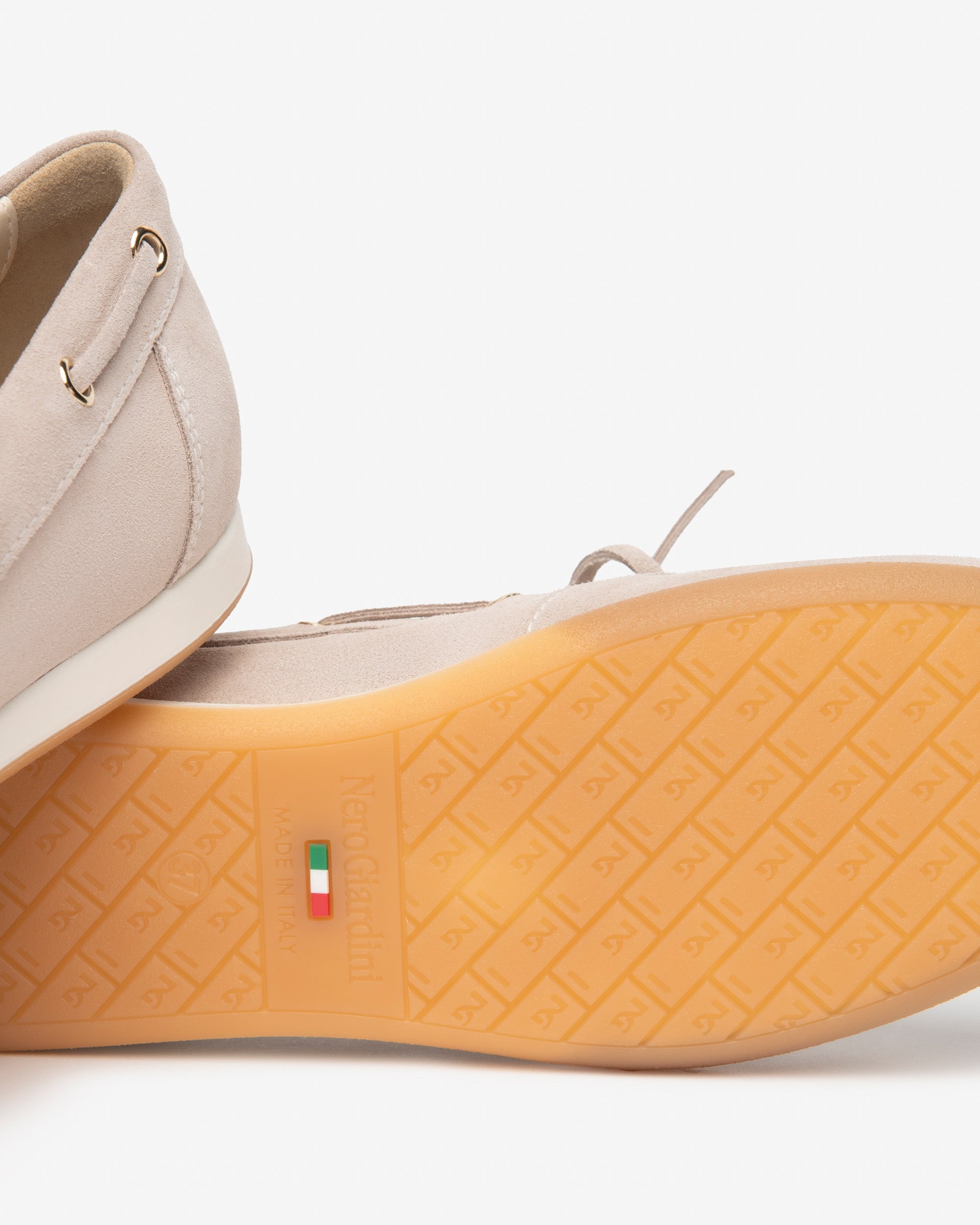 Mocassini in pelle scamosciata Beige da donna E615042d_677