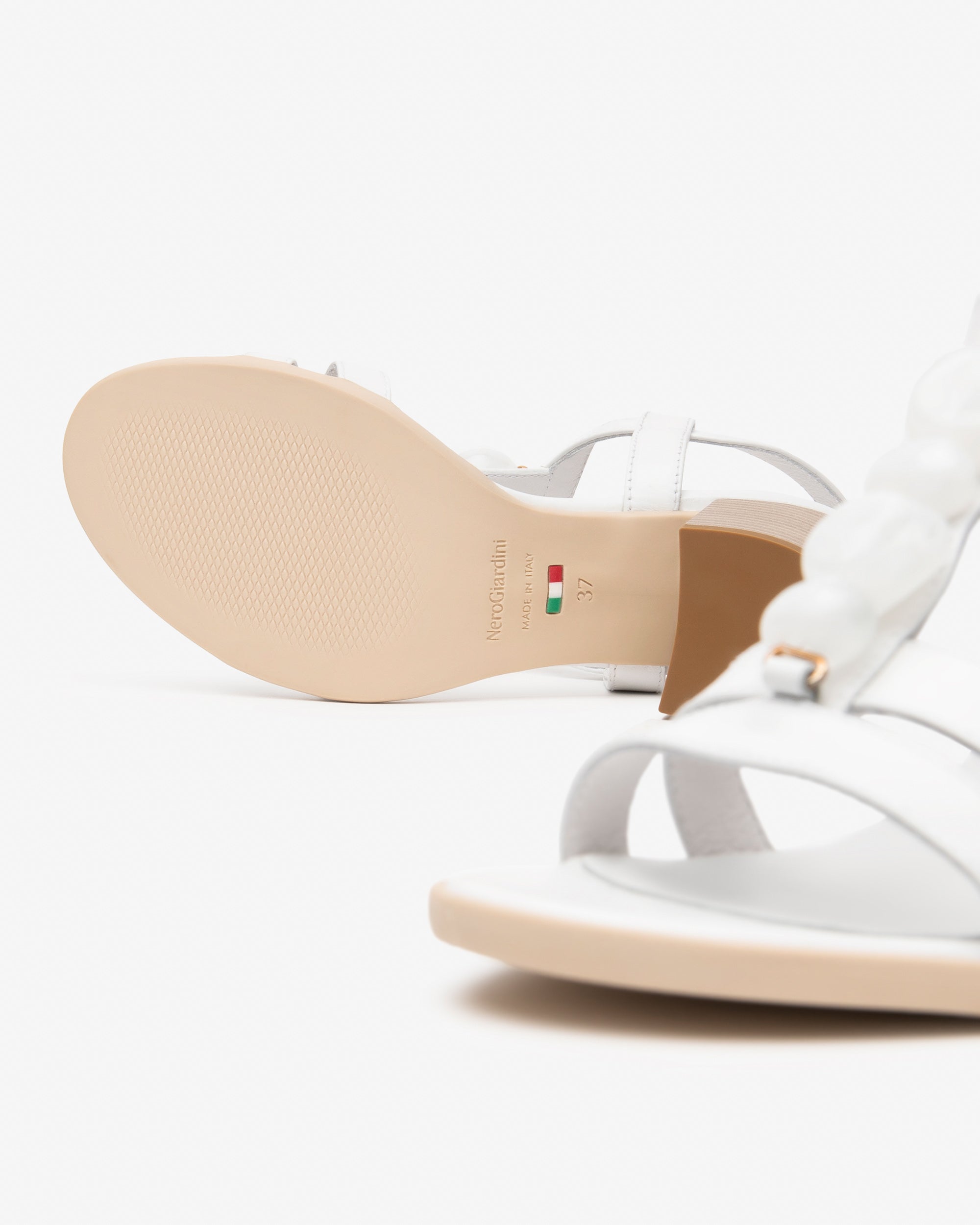 NeroGiardini Sandali Donna in Pelle bianco E615860D