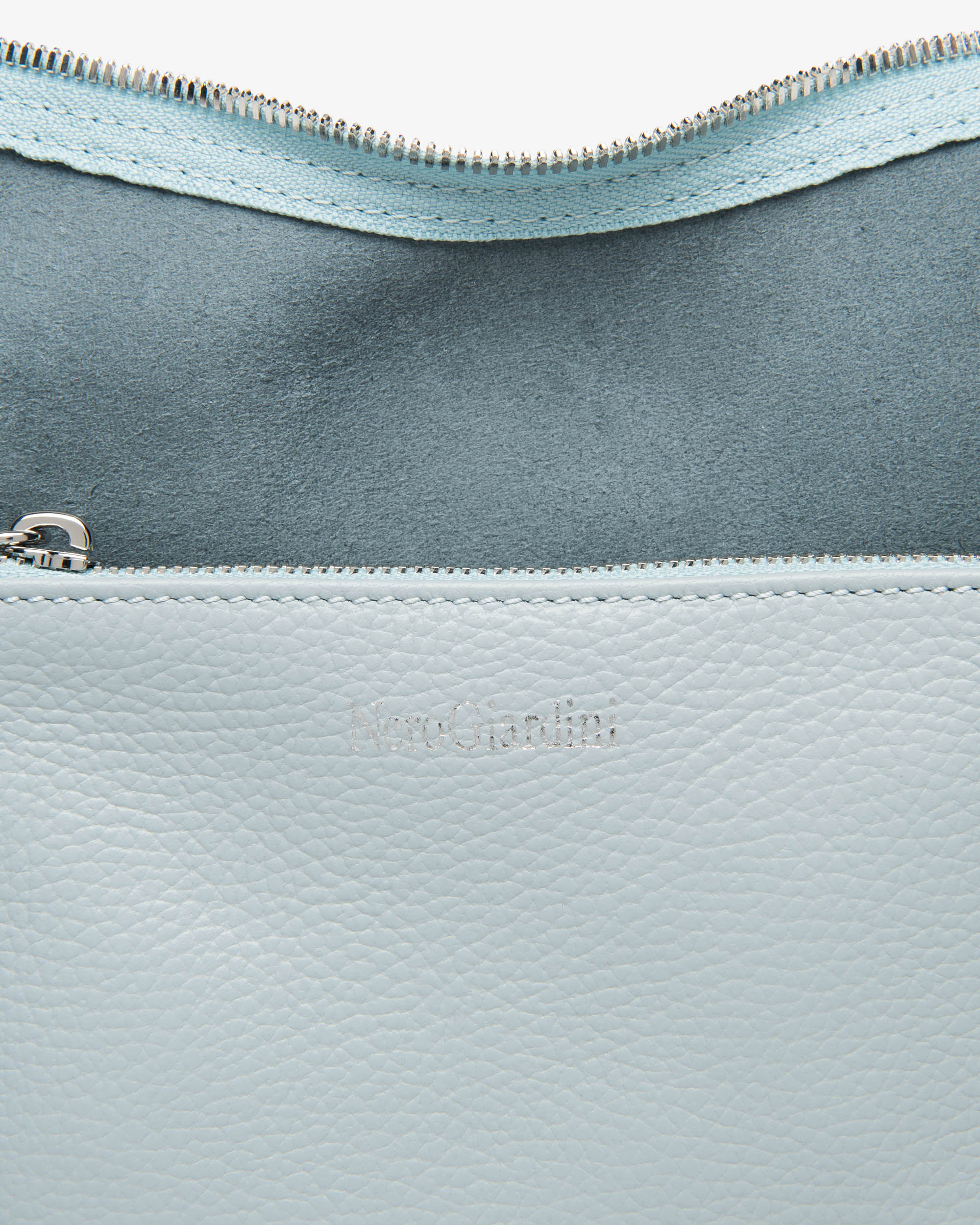 Borsa hobo in pelle celeste da donna nero giardini E644143D_210