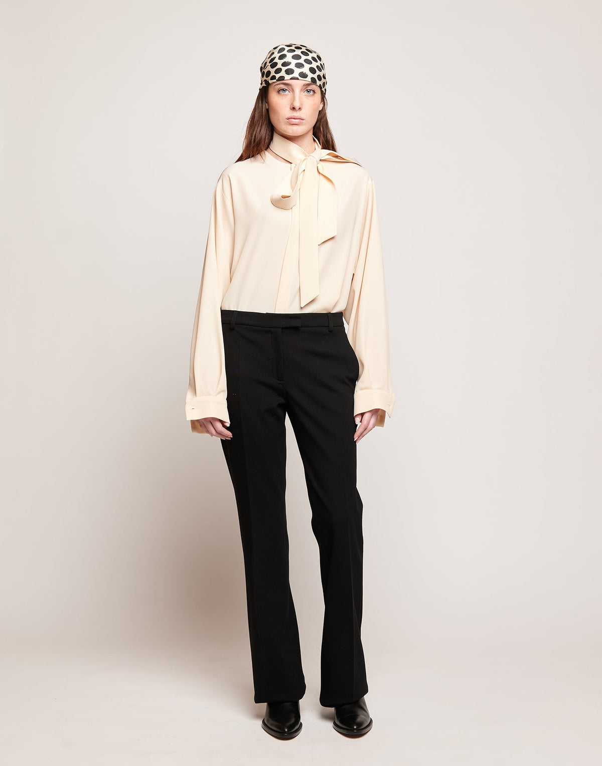 DOUUOD Camicia in Cady Fluido con Sciarpa Staccabile Vaniglia