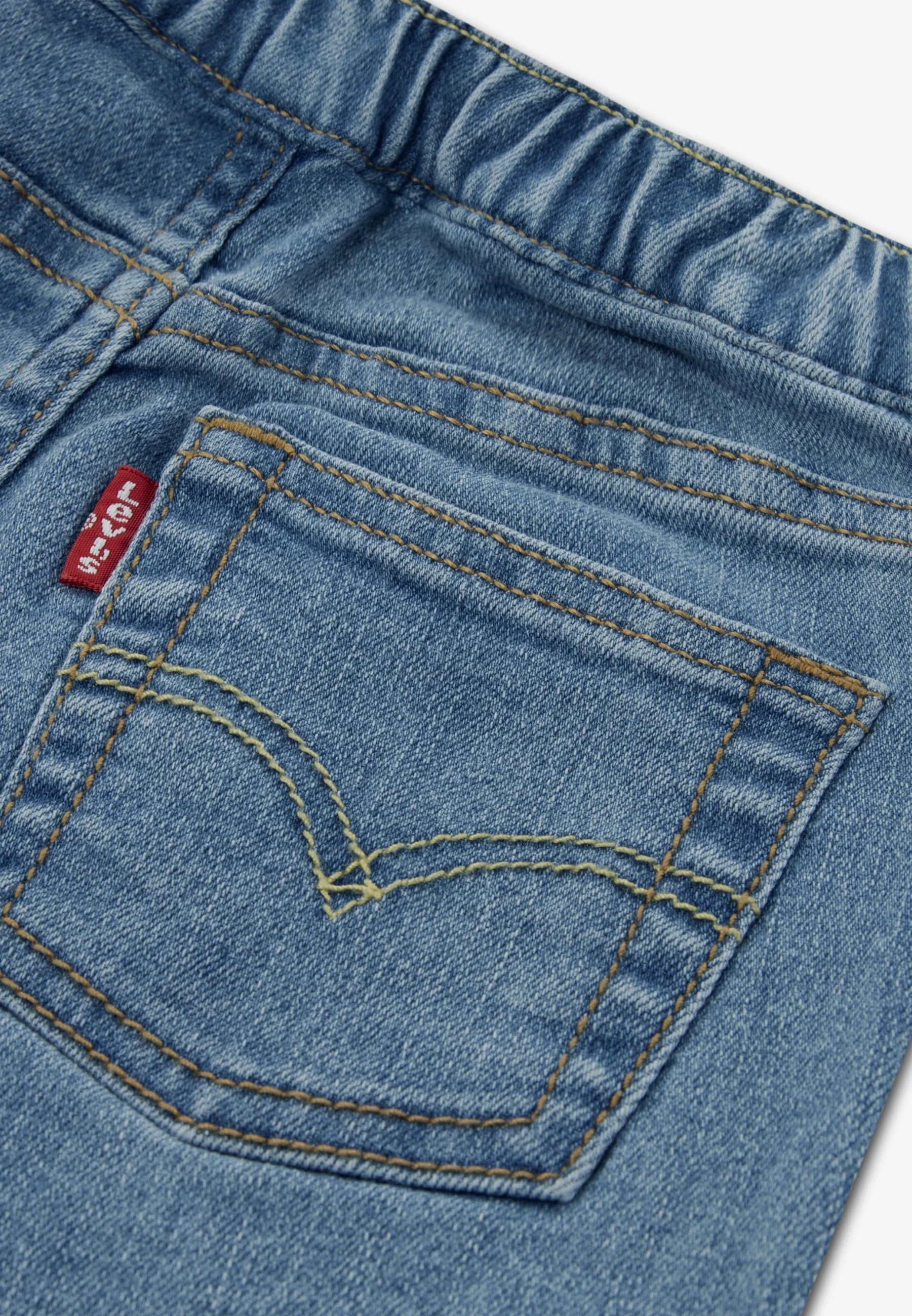 Levi's Kids Skater completo Tee &amp; Denim - T-shirt con stampa - 6EP629-W1T bianco