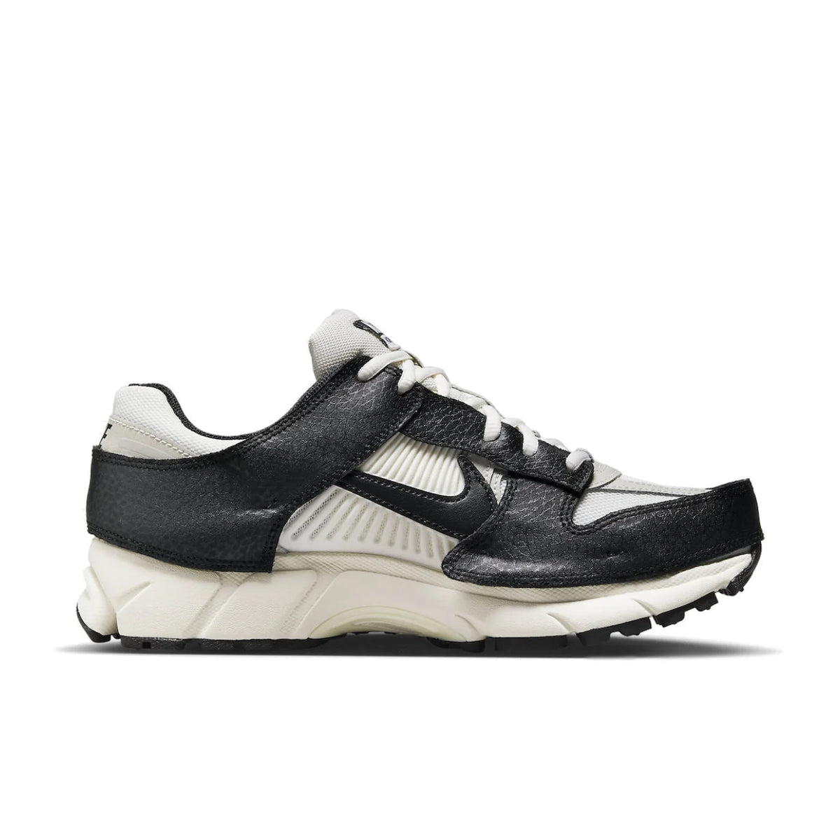 Nike Zoom Vomero 5 Timeless Panda Dunk