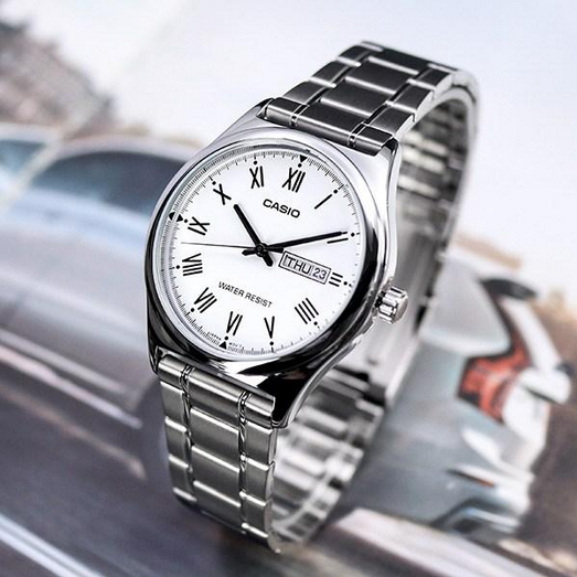 Orologio Casio MTP‑V006D‑7B – Acciaio con giorno &amp; data