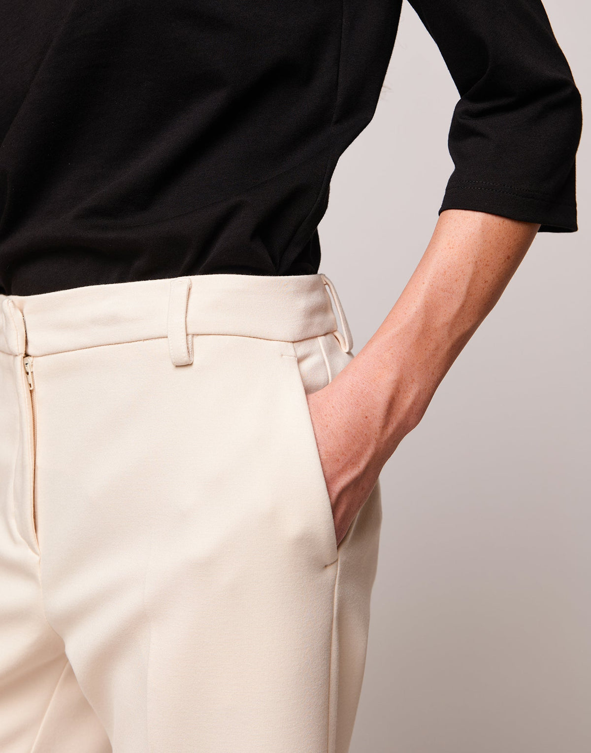 DOUUOD Pantaloni a Gamba Dritta in Punto Milano Compact Burro