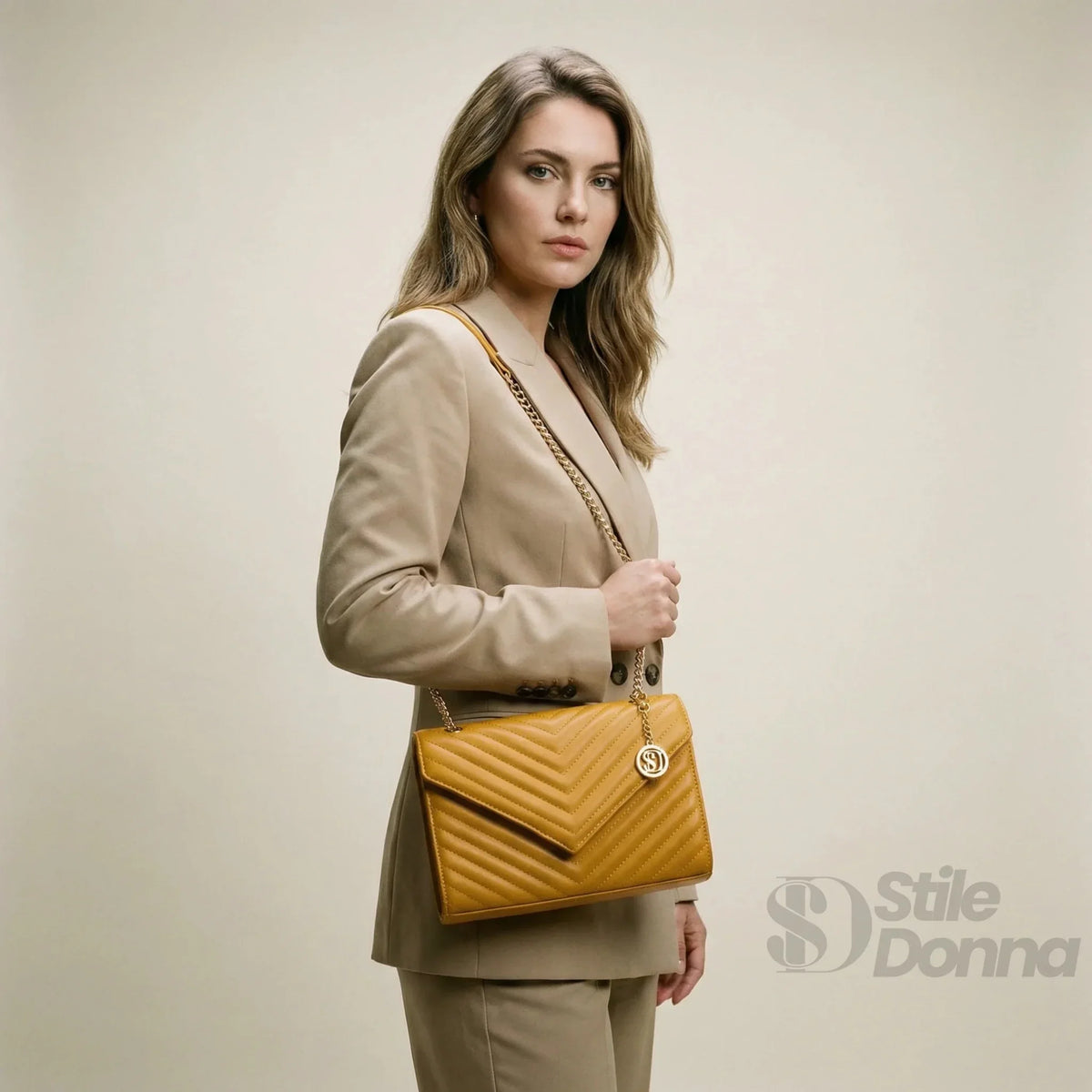 Pochette Giallo Senape con Catena