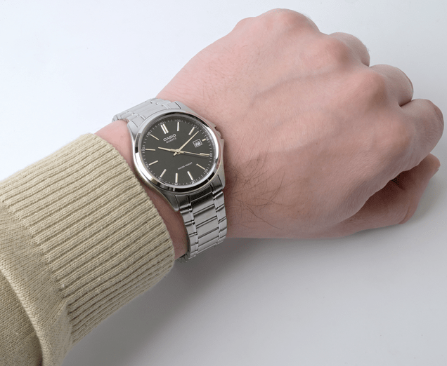 Casio MTP-1183A-1A Orologio Uomo Elegante Acciaio Inox Quadrante Nero