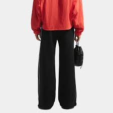 Nike pantalonne sportivo donna Studio Fleece Mid-Rise Wide-Leg Scallop Pants IQ3170-001 nero