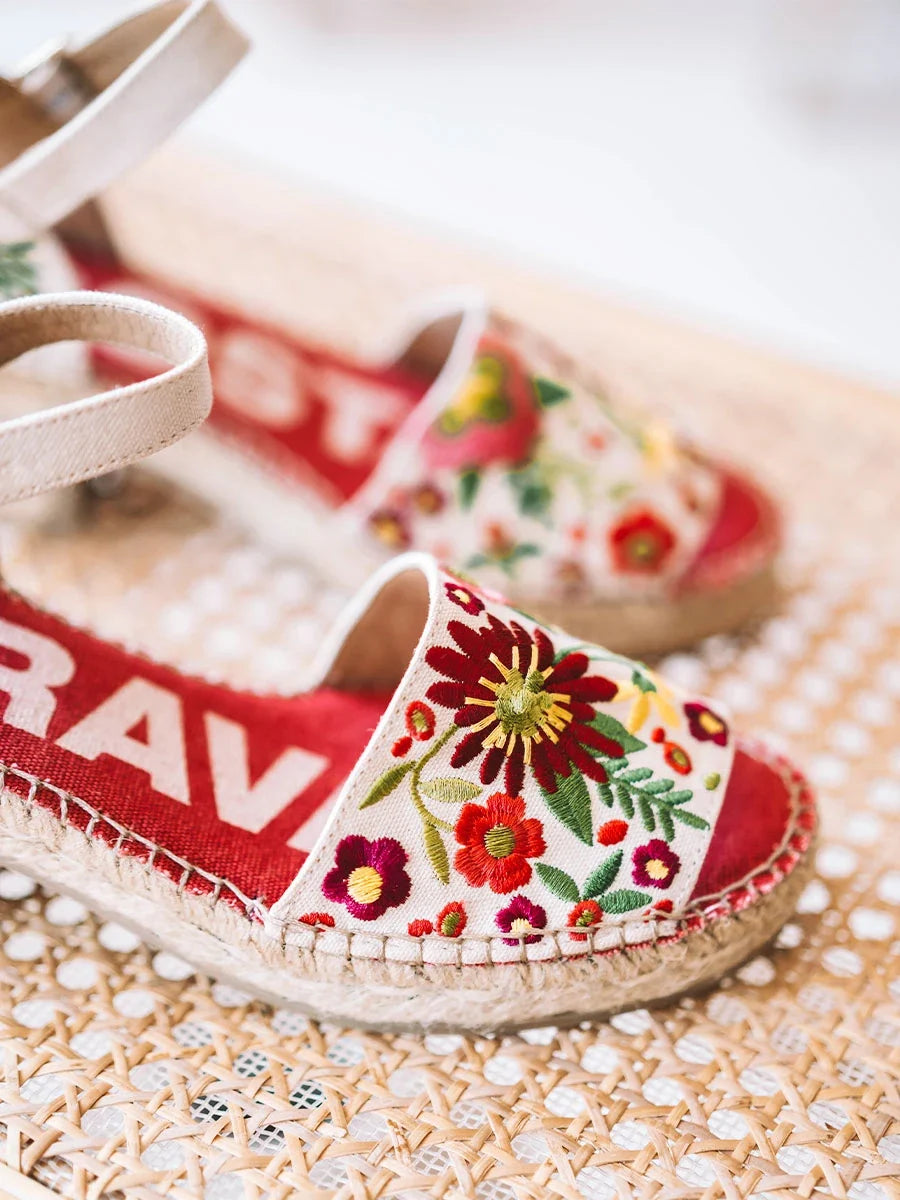 Toni Pons Espadrilla da donna con tacco basso e ricamo floreale Tamariu