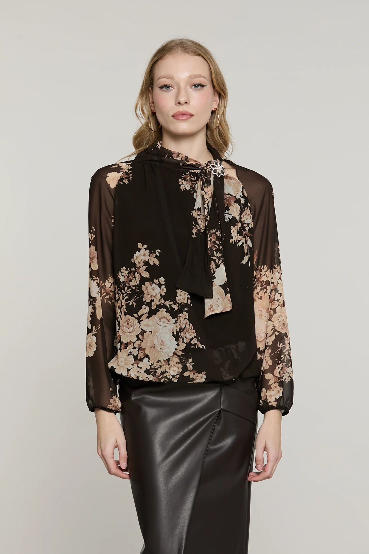 Relish Blusa RATIH manica lunga con elastico colletto più fusciacca fantasia fiori RDA2603009022 cioccolato