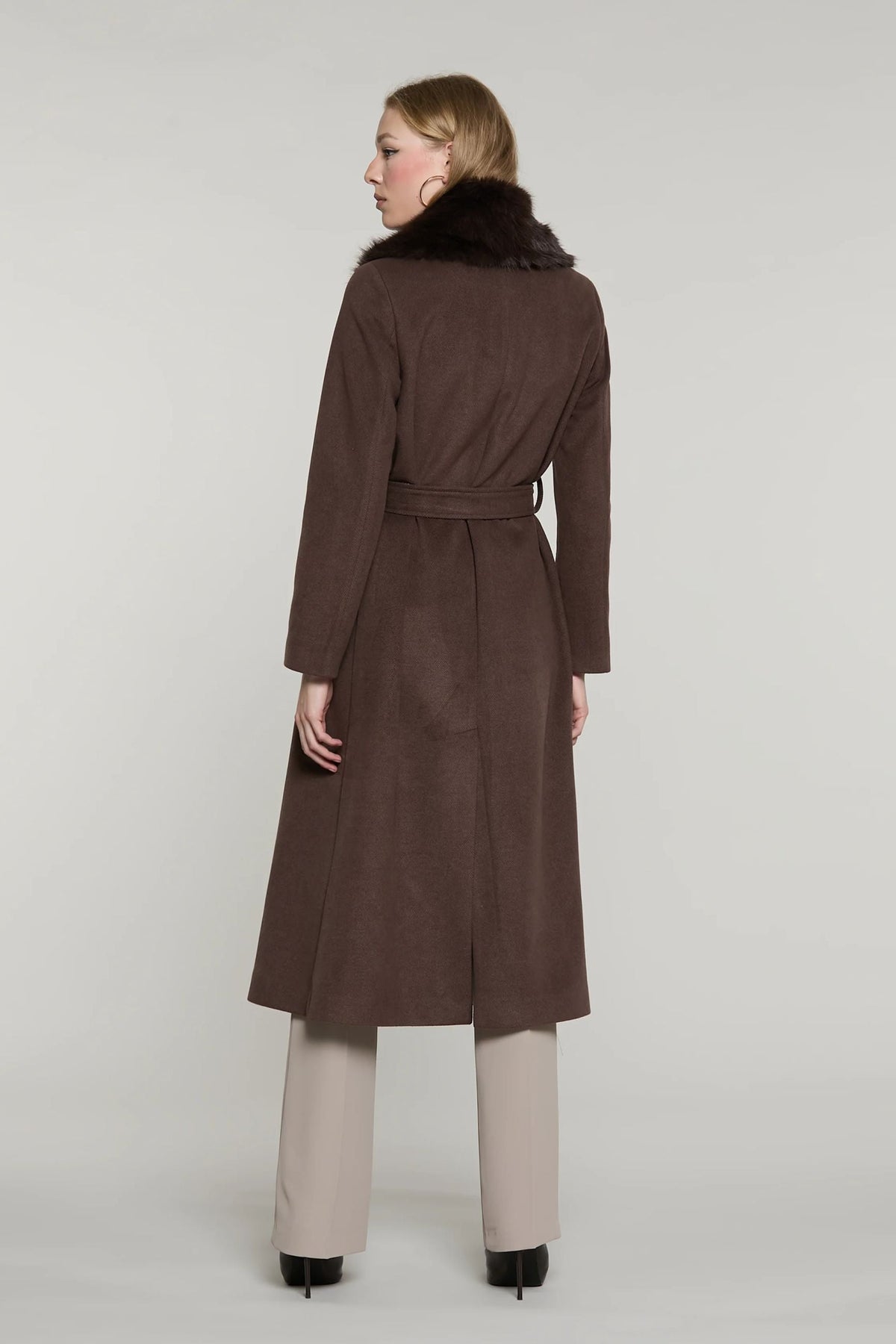 Relish Cappotto ANNAPUR_BIS lungo manica lunga con collo pelliccia staccabile più cintura più tasche RDA2605550002 marrone