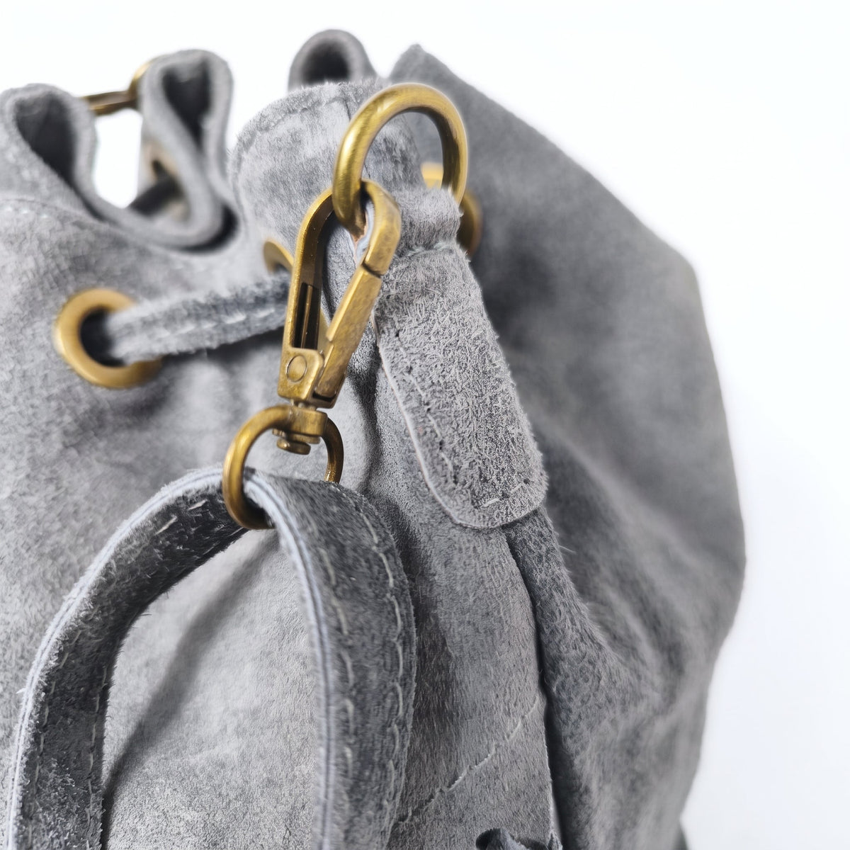 Borsa a Secchiello Scamosciata con Frange