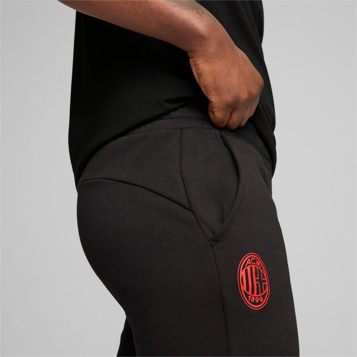 Puma Pantaloni Tuta ftblEssentials ACM Milan Neri 2024/2025