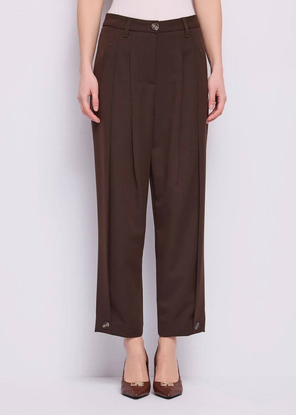Gaudì Pantaloni cropped da donna con pinces 261DB25025 3339 marrone